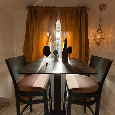 Vale Apartment